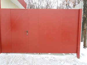 'Ворота с врезной калиткой из металла'